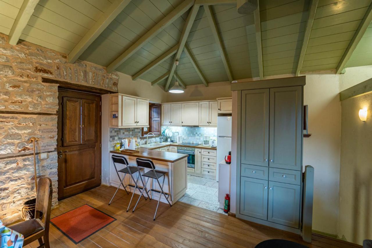 Maisonette Korfes-Κορφές-Μ Δύο Αυτόνομοι Όρoφοι Της Βίλας Κορφές Για Οικογένειες Και Μικρές Παρέες Karpenísion Exterior foto